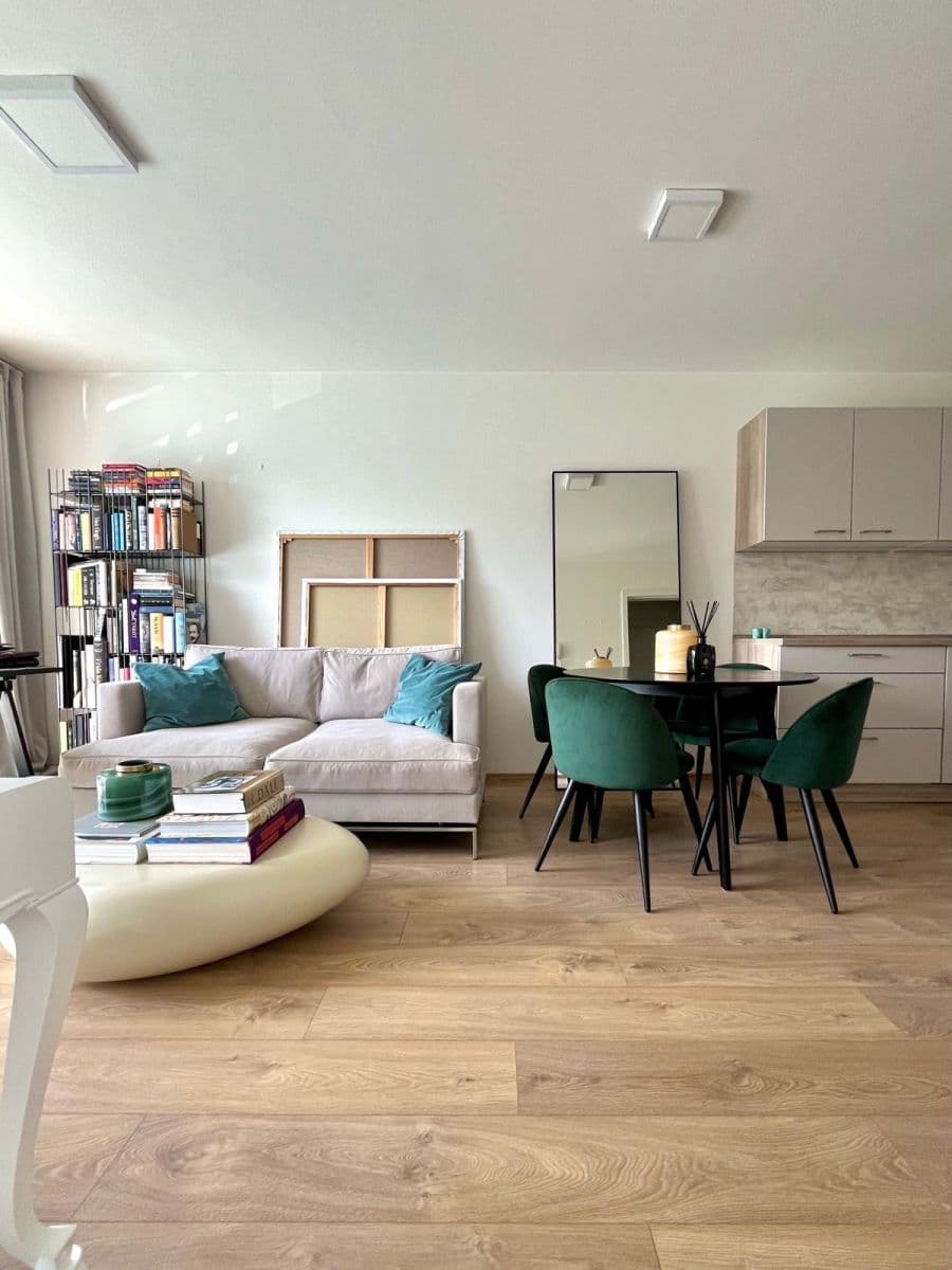 Pronájem bytu 2+kk 65 m², Nová, České Budějovice, Jihočeský kraj Pronájem bytu 2+kk 65 m², Nová, České Budějovice, Jihočeský kraj