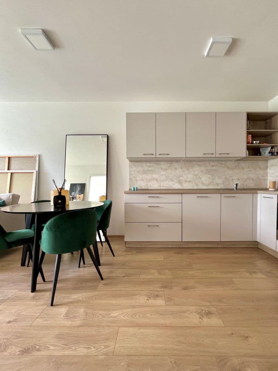 Pronájem bytu 2+kk 65 m², Nová, České Budějovice, Jihočeský kraj Pronájem bytu 2+kk 65 m², Nová, České Budějovice, Jihočeský kraj