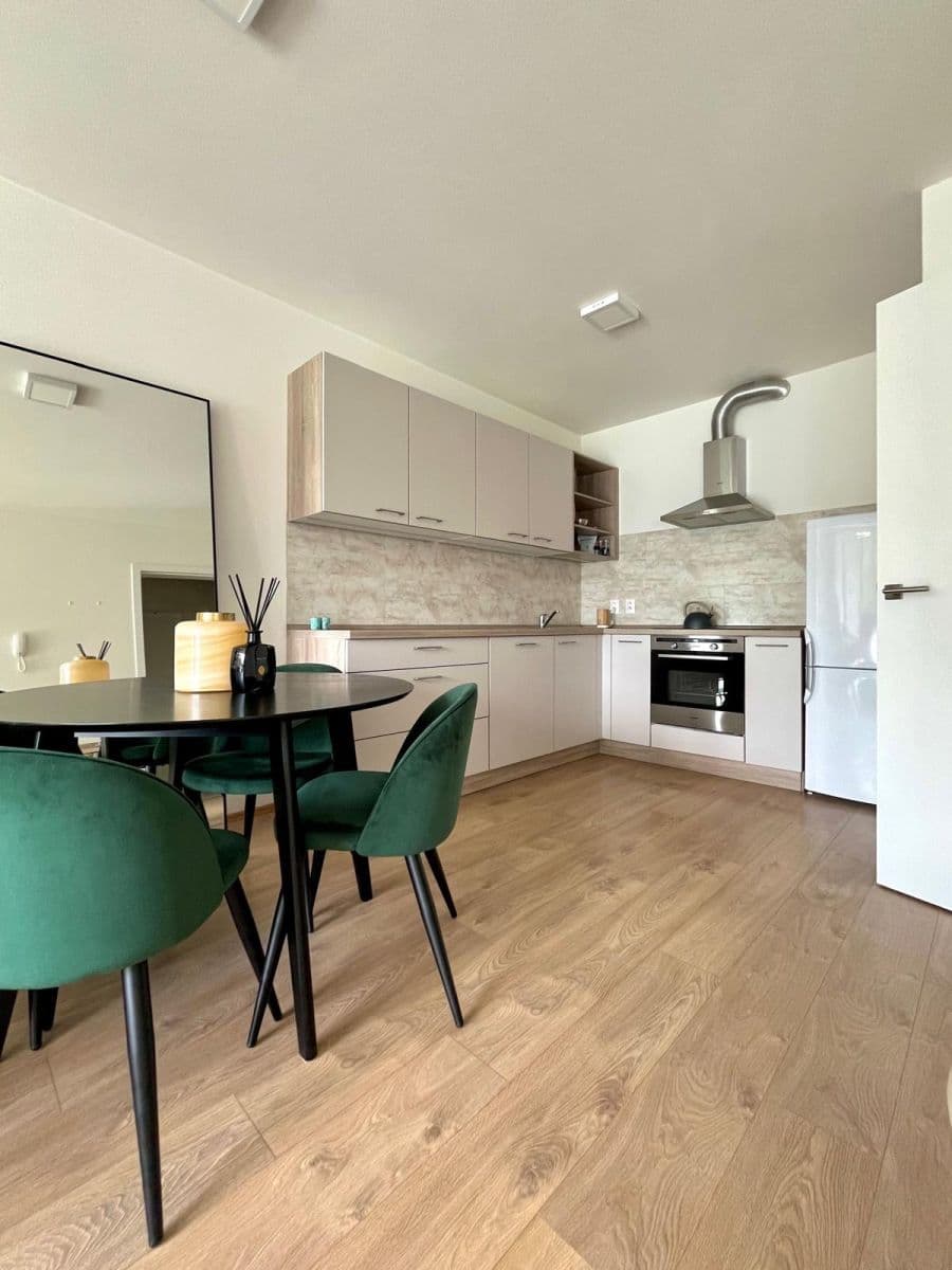 Pronájem bytu 2+kk 65 m², Nová, České Budějovice, Jihočeský kraj Pronájem bytu 2+kk 65 m², Nová, České Budějovice, Jihočeský kraj