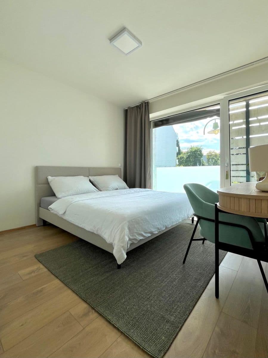 Pronájem bytu 2+kk 65 m², Nová, České Budějovice, Jihočeský kraj Pronájem bytu 2+kk 65 m², Nová, České Budějovice, Jihočeský kraj