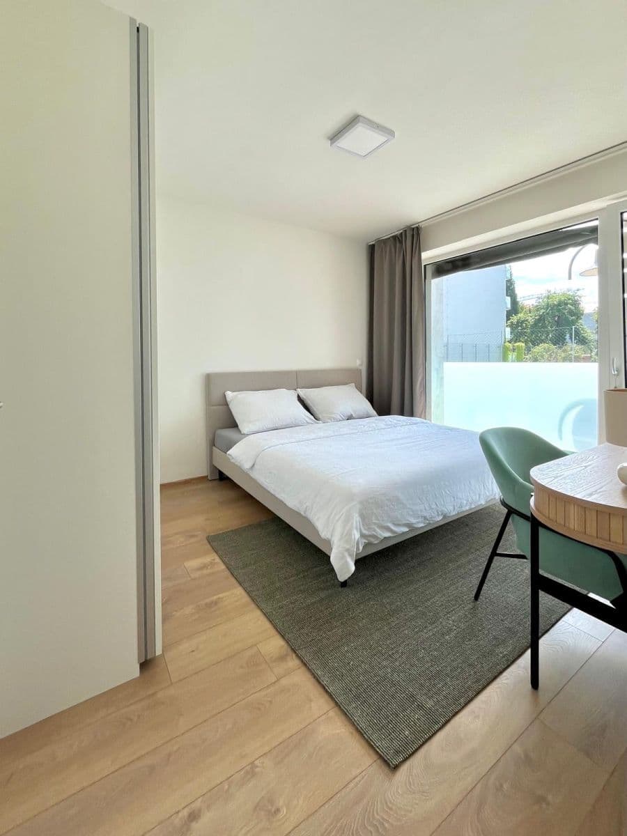 Pronájem bytu 2+kk 65 m², Nová, České Budějovice, Jihočeský kraj Pronájem bytu 2+kk 65 m², Nová, České Budějovice, Jihočeský kraj