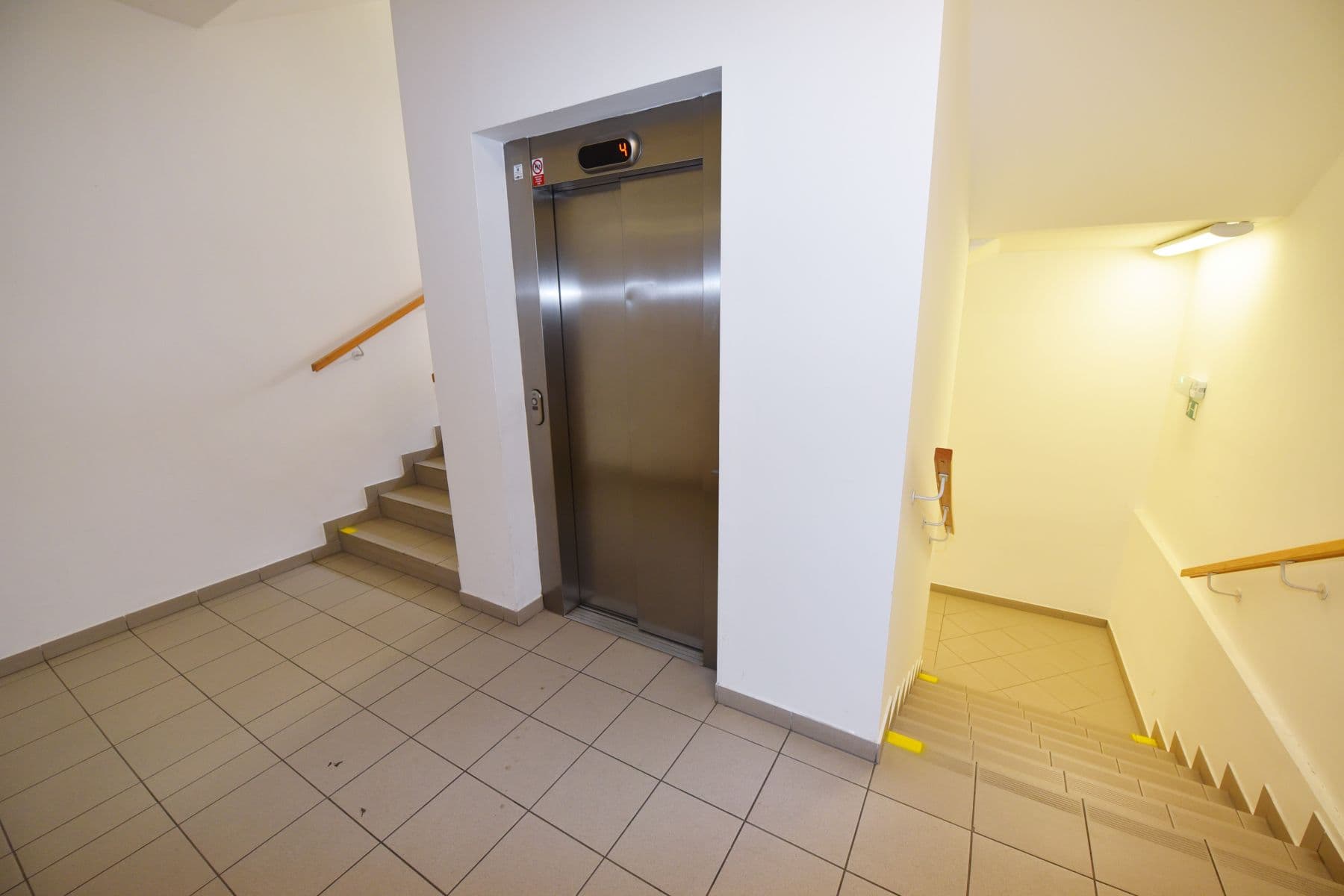 Pronájem bytu 3+kk 89 m², Za Valem, Praha, Praha Pronájem bytu 3+kk 89 m², Za Valem, Praha, Praha