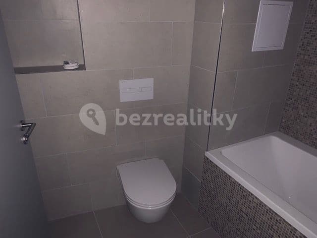 Pronájem bytu 2+kk 58 m², Husova, Pardubice, Pardubický kraj Pronájem bytu 2+kk 58 m², Husova, Pardubice, Pardubický kraj