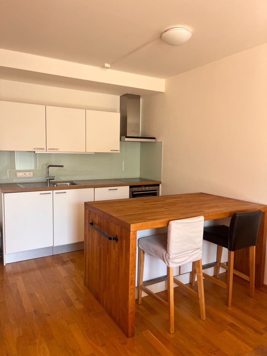 Pronájem bytu 2+kk 54 m², Linhartova, Praha, Praha Pronájem bytu 2+kk 54 m², Linhartova, Praha, Praha