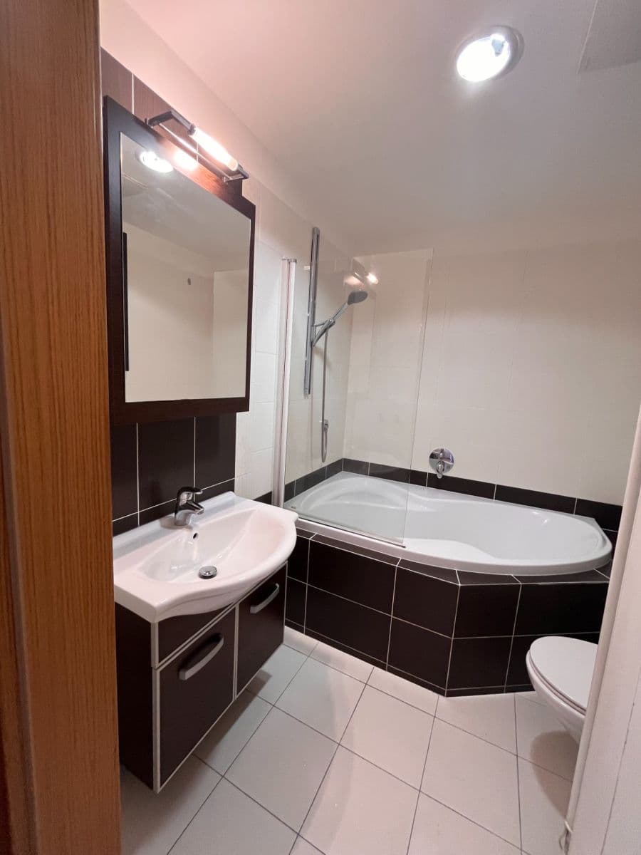 Pronájem bytu 2+kk 54 m², Linhartova, Praha, Praha Pronájem bytu 2+kk 54 m², Linhartova, Praha, Praha