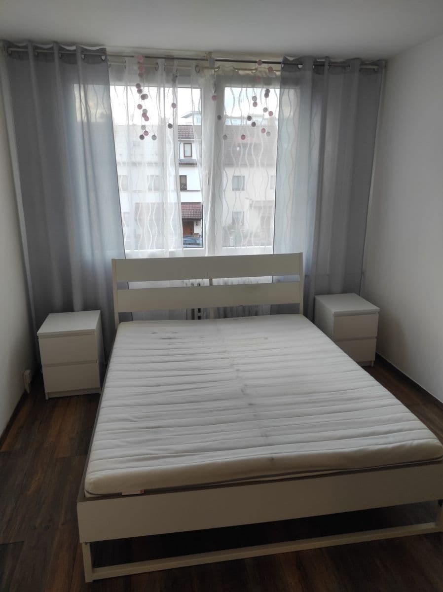 Pronájem bytu 3+1 60 m², K Lipám, Praha, Praha Pronájem bytu 3+1 60 m², K Lipám, Praha, Praha