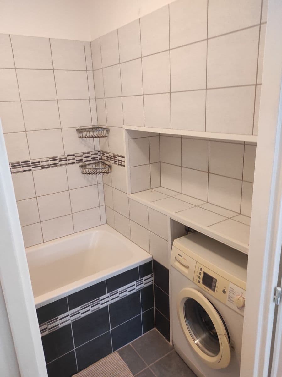 Pronájem bytu 3+1 60 m², K Lipám, Praha, Praha Pronájem bytu 3+1 60 m², K Lipám, Praha, Praha