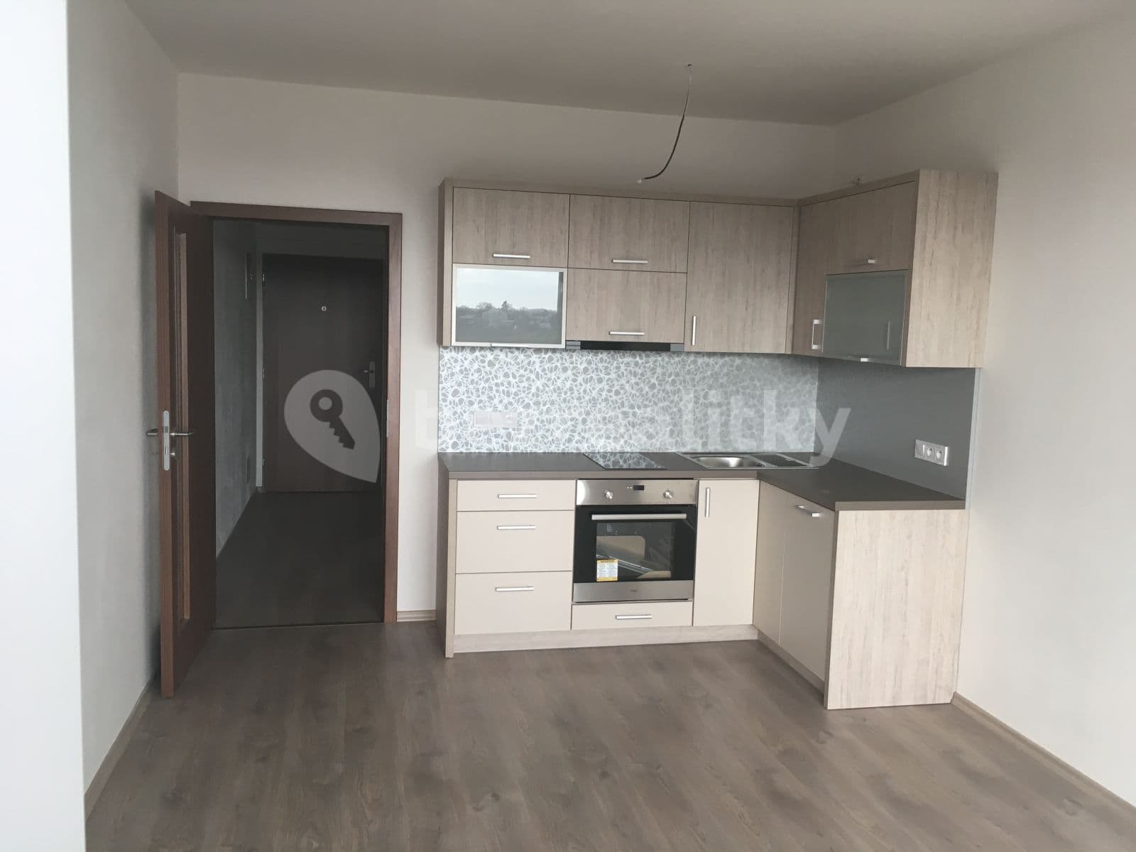 Pronájem bytu 1+kk 30 m², Topolová, Olomouc, Olomoucký kraj Pronájem bytu 1+kk 30 m², Topolová, Olomouc, Olomoucký kraj