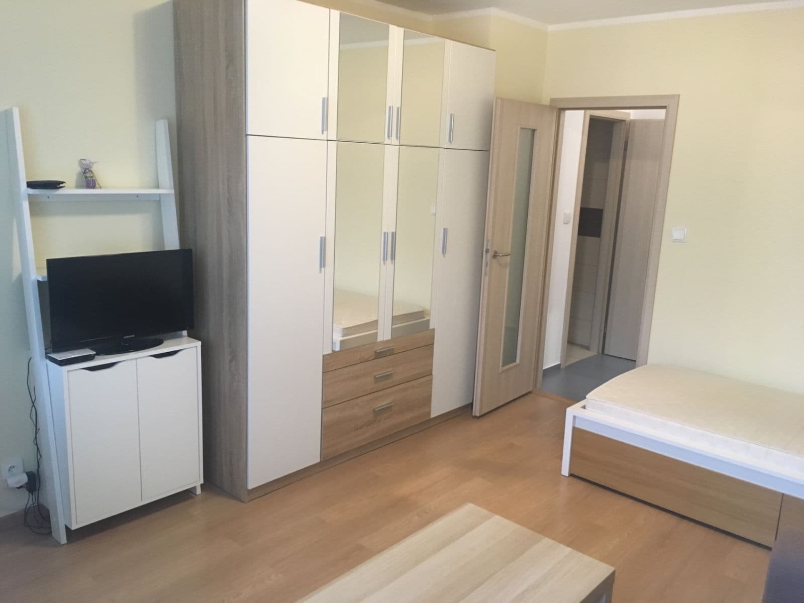 Pronájem bytu 1+1 36 m², Hurbanova, Praha, Praha Pronájem bytu 1+1 36 m², Hurbanova, Praha, Praha