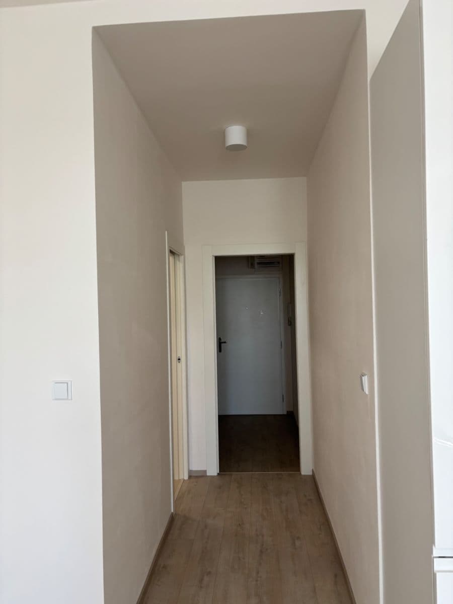 Pronájem bytu 1+kk 33 m², Černokostelecká, Praha, Praha Pronájem bytu 1+kk 33 m², Černokostelecká, Praha, Praha