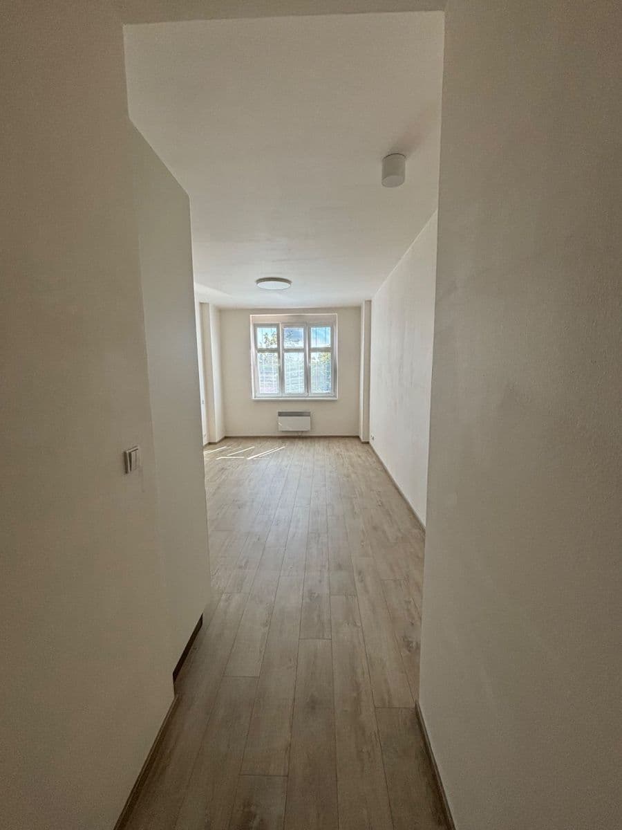 Pronájem bytu 1+kk 33 m², Černokostelecká, Praha, Praha Pronájem bytu 1+kk 33 m², Černokostelecká, Praha, Praha