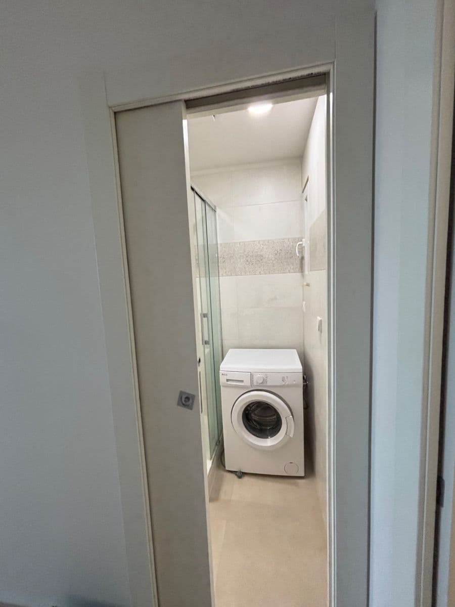 Pronájem bytu 1+kk 33 m², Černokostelecká, Praha, Praha Pronájem bytu 1+kk 33 m², Černokostelecká, Praha, Praha