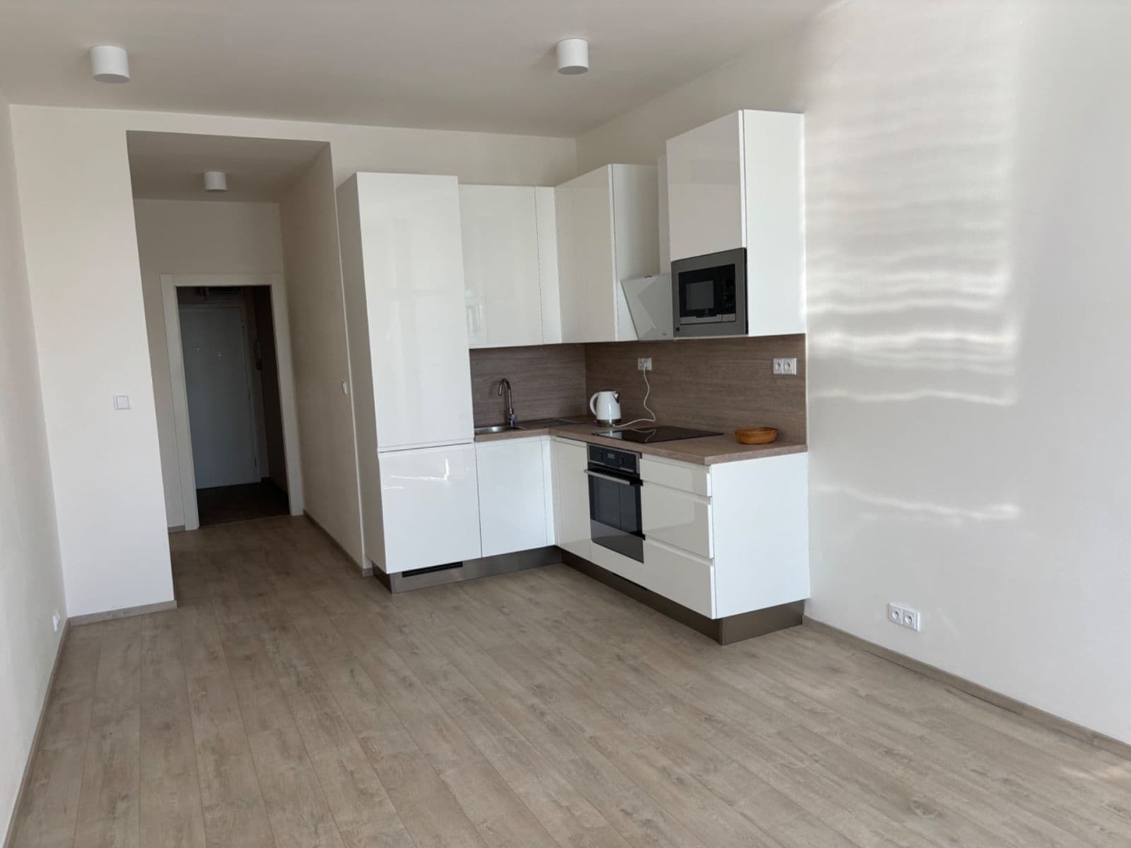 Pronájem bytu 1+kk 33 m², Černokostelecká, Praha, Praha Pronájem bytu 1+kk 33 m², Černokostelecká, Praha, Praha