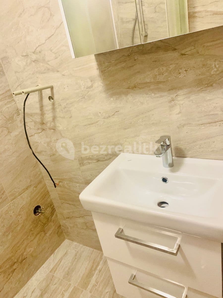 Pronájem bytu Garsoniéra 24 m², Malířská, Praha, Praha Pronájem bytu Garsoniéra 24 m², Malířská, Praha, Praha