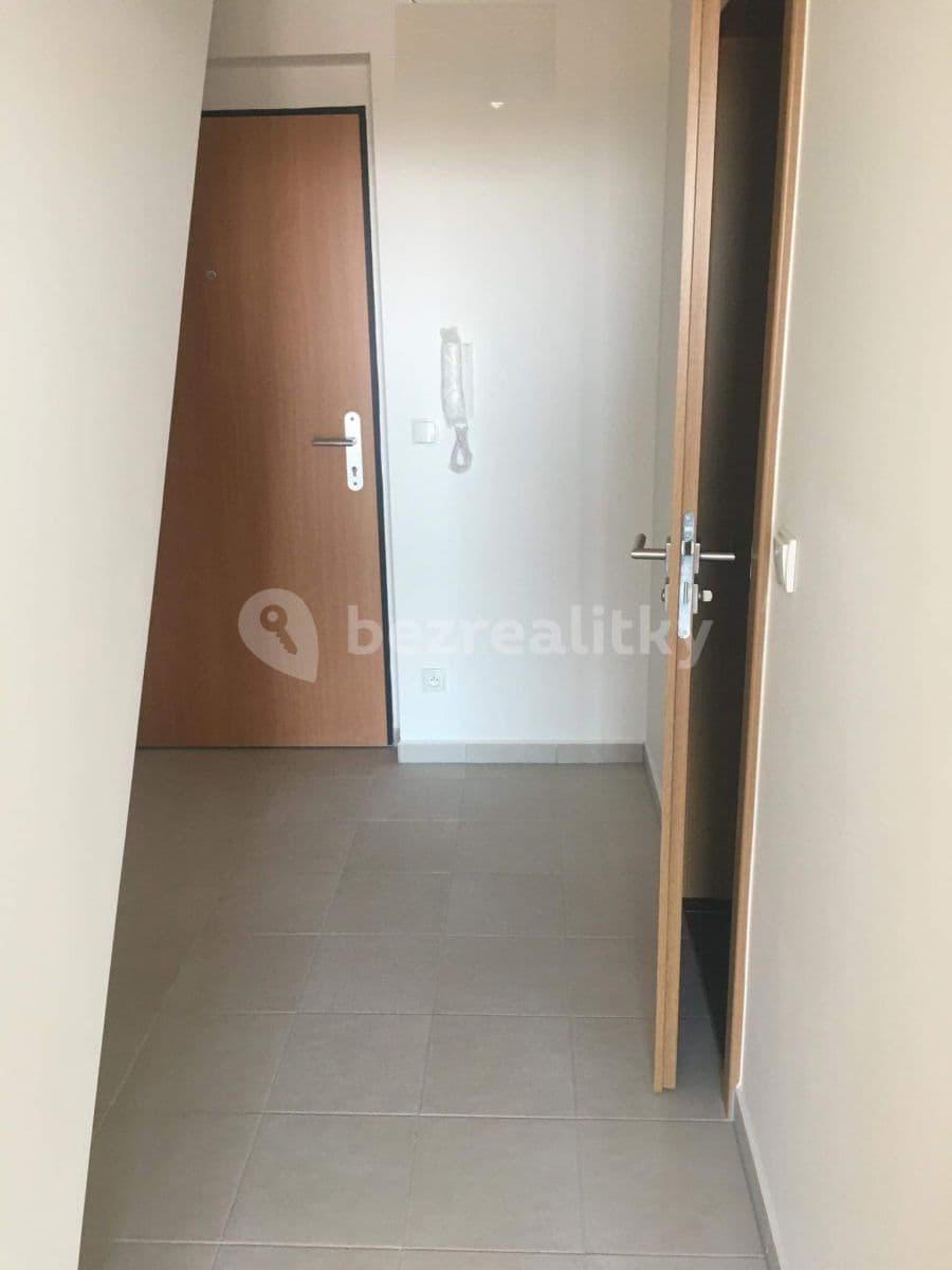 Pronájem bytu 2+kk 54 m², Chýně, Středočeský kraj Pronájem bytu 2+kk 54 m², Chýně, Středočeský kraj