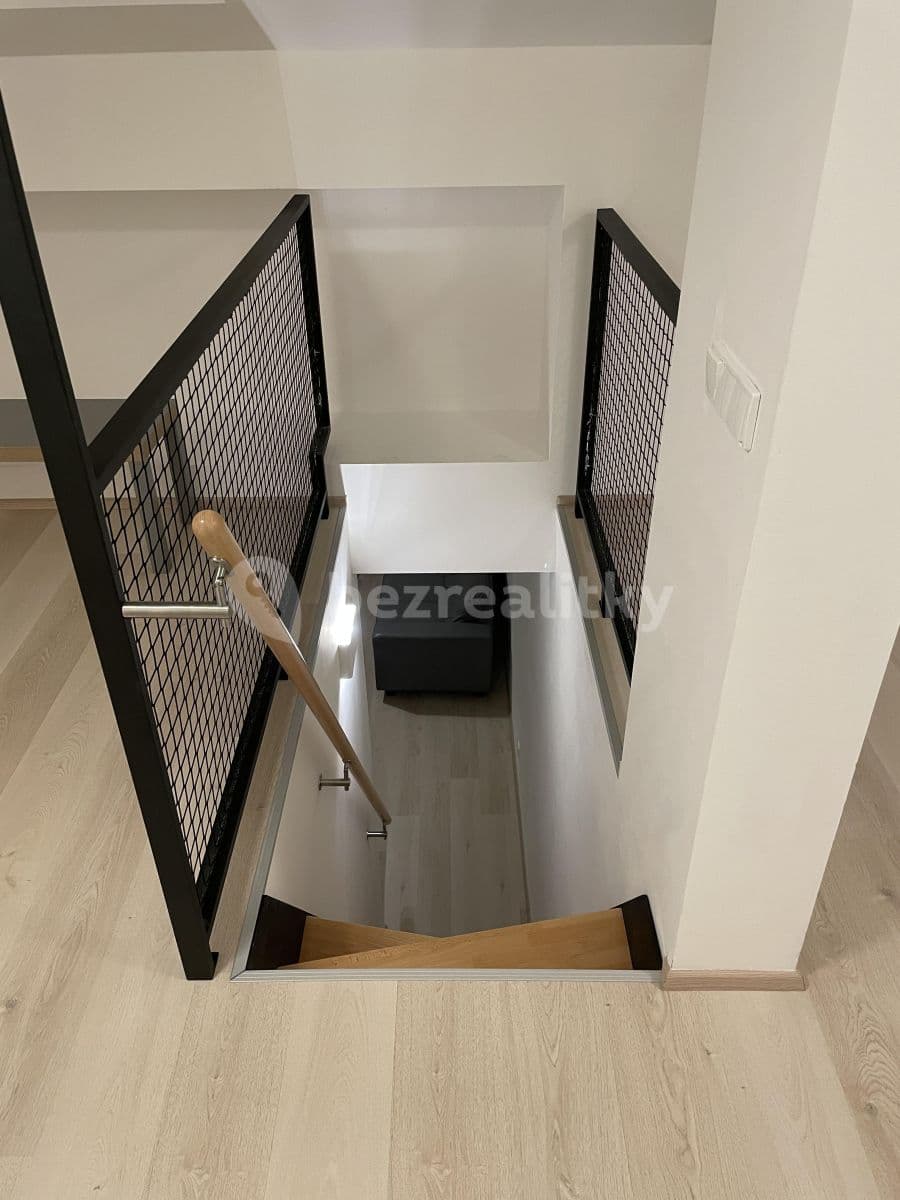 Pronájem bytu 2+kk 54 m², Chýně, Středočeský kraj Pronájem bytu 2+kk 54 m², Chýně, Středočeský kraj