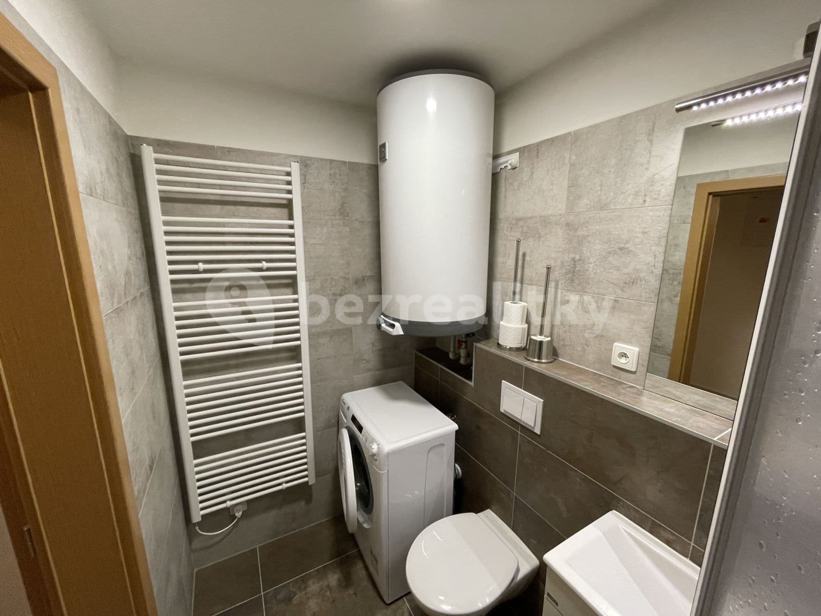 Pronájem bytu 2+kk 54 m², Chýně, Středočeský kraj Pronájem bytu 2+kk 54 m², Chýně, Středočeský kraj