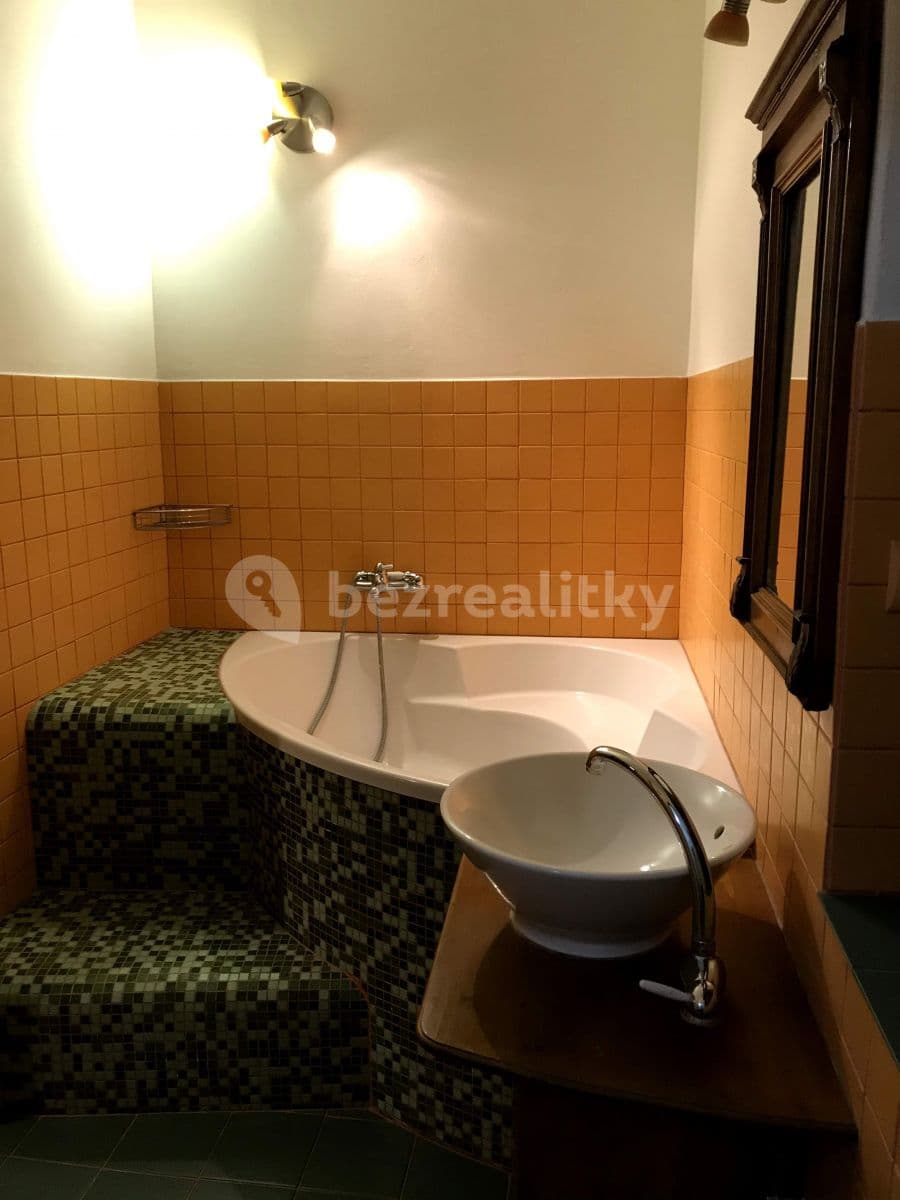 Pronájem bytu 2+1 80 m², Gellnerova, Mladá Boleslav, Středočeský kraj Pronájem bytu 2+1 80 m², Gellnerova, Mladá Boleslav, Středočeský kraj