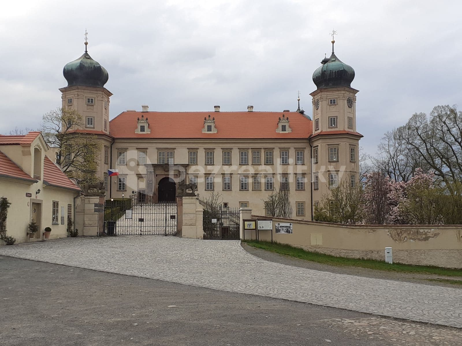 Pronájem bytu 2+kk 60 m², Skalecká, Mníšek pod Brdy, Středočeský kraj Pronájem bytu 2+kk 60 m², Skalecká, Mníšek pod Brdy, Středočeský kraj