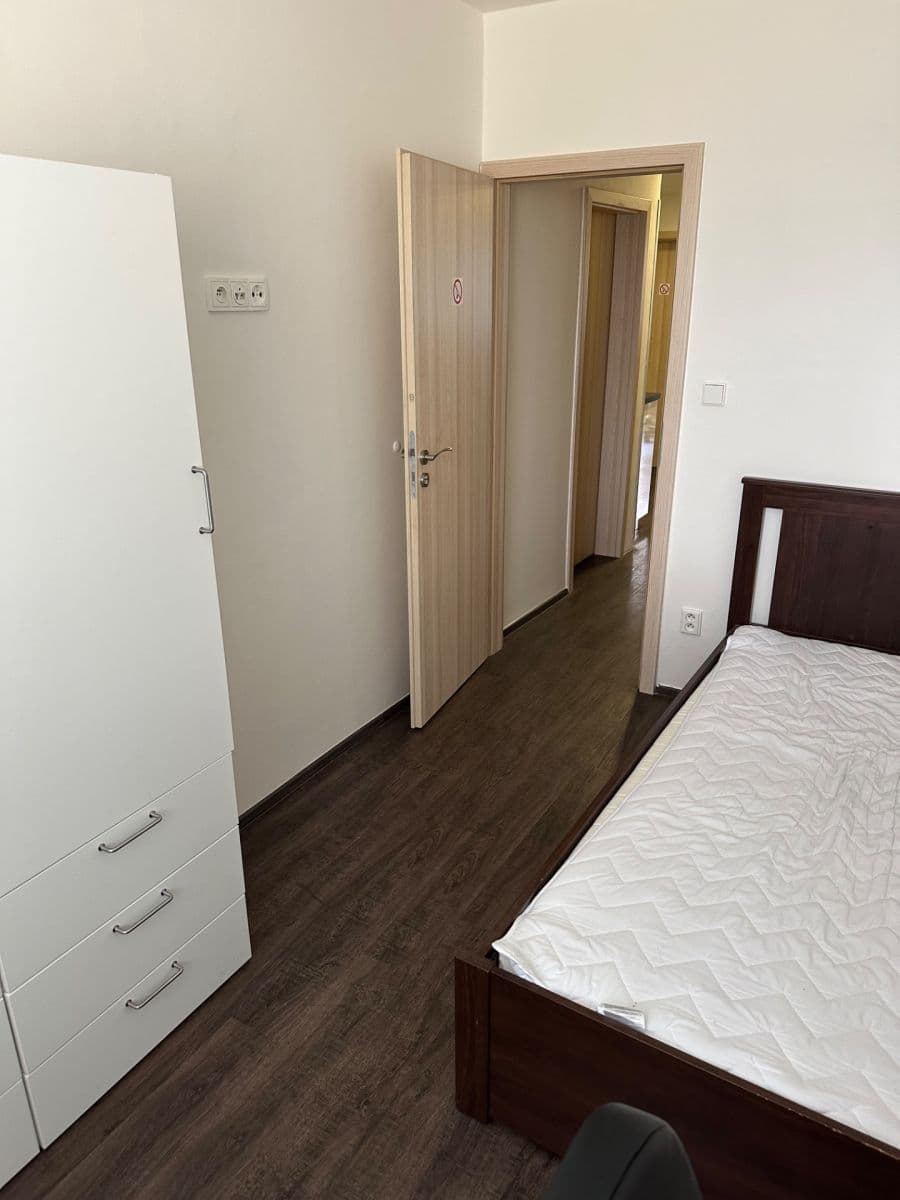 Pronájem bytu 4+1 75 m², Luhovská, Praha, Praha Pronájem bytu 4+1 75 m², Luhovská, Praha, Praha