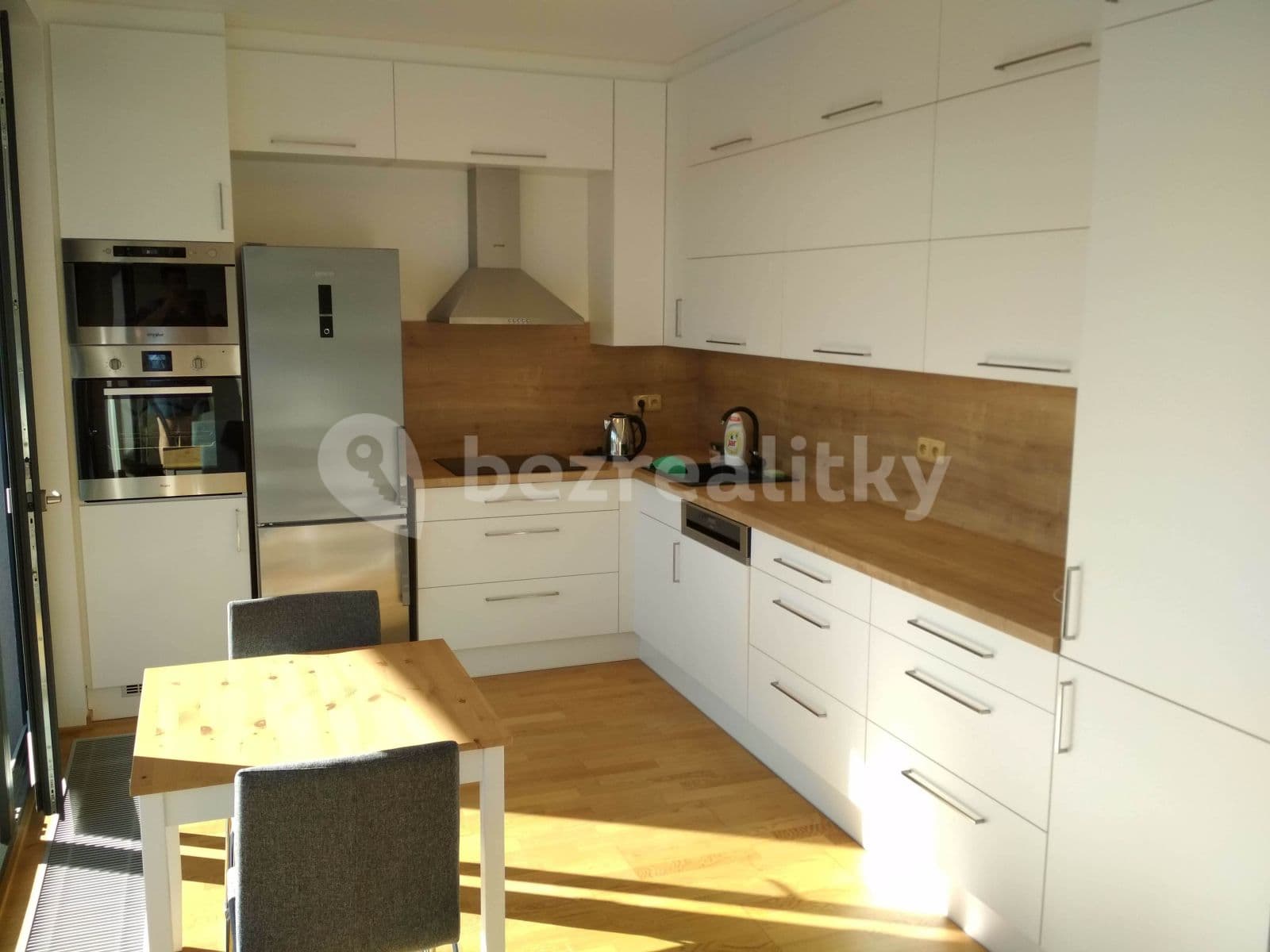 Pronájem bytu 1+kk 45 m², Osadní, Praha, Praha Pronájem bytu 1+kk 45 m², Osadní, Praha, Praha