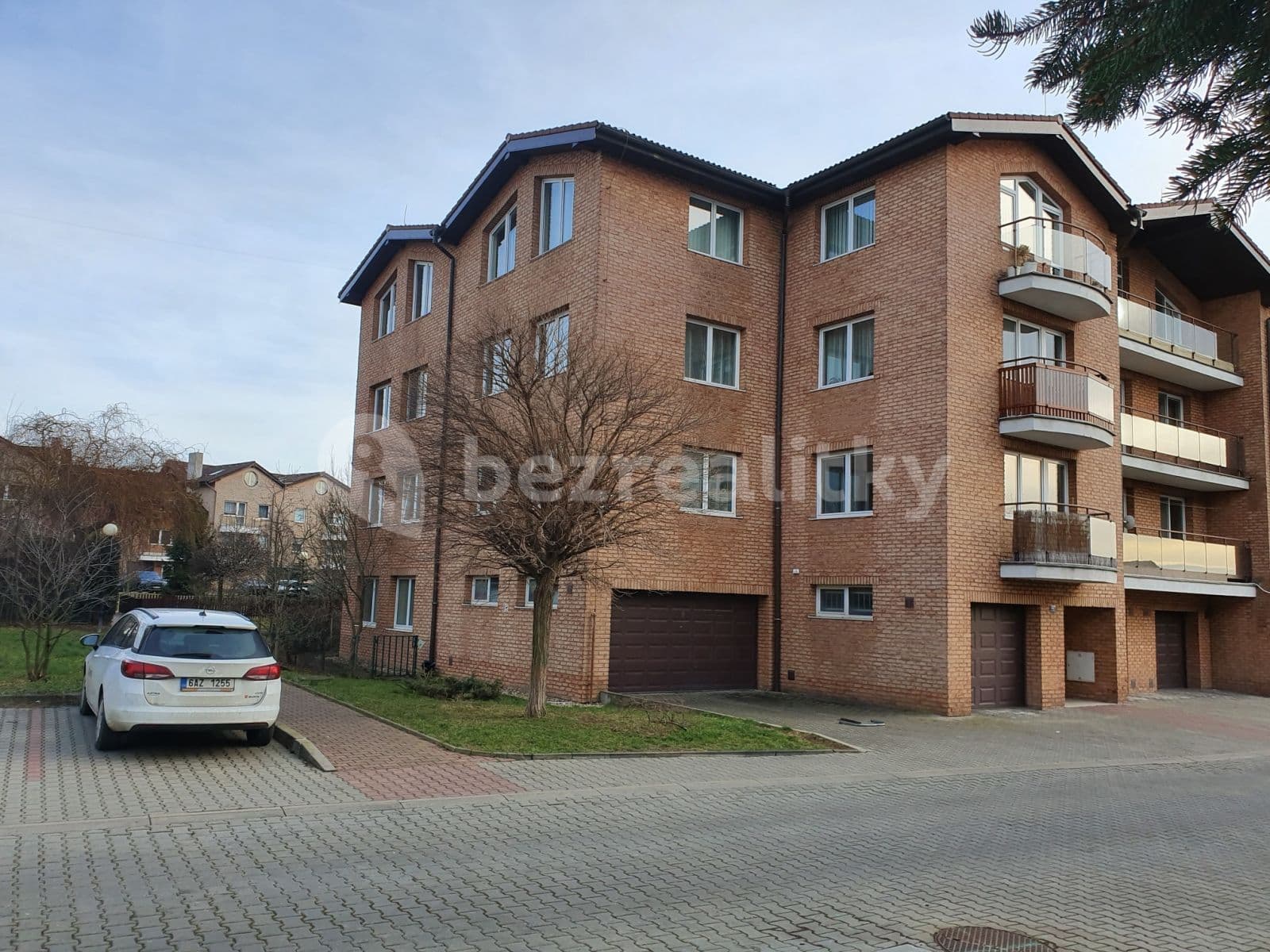 Pronájem bytu 3+kk 83 m², Za Sídlištěm, Dolní Břežany, Středočeský kraj Pronájem bytu 3+kk 83 m², Za Sídlištěm, Dolní Břežany, Středočeský kraj
