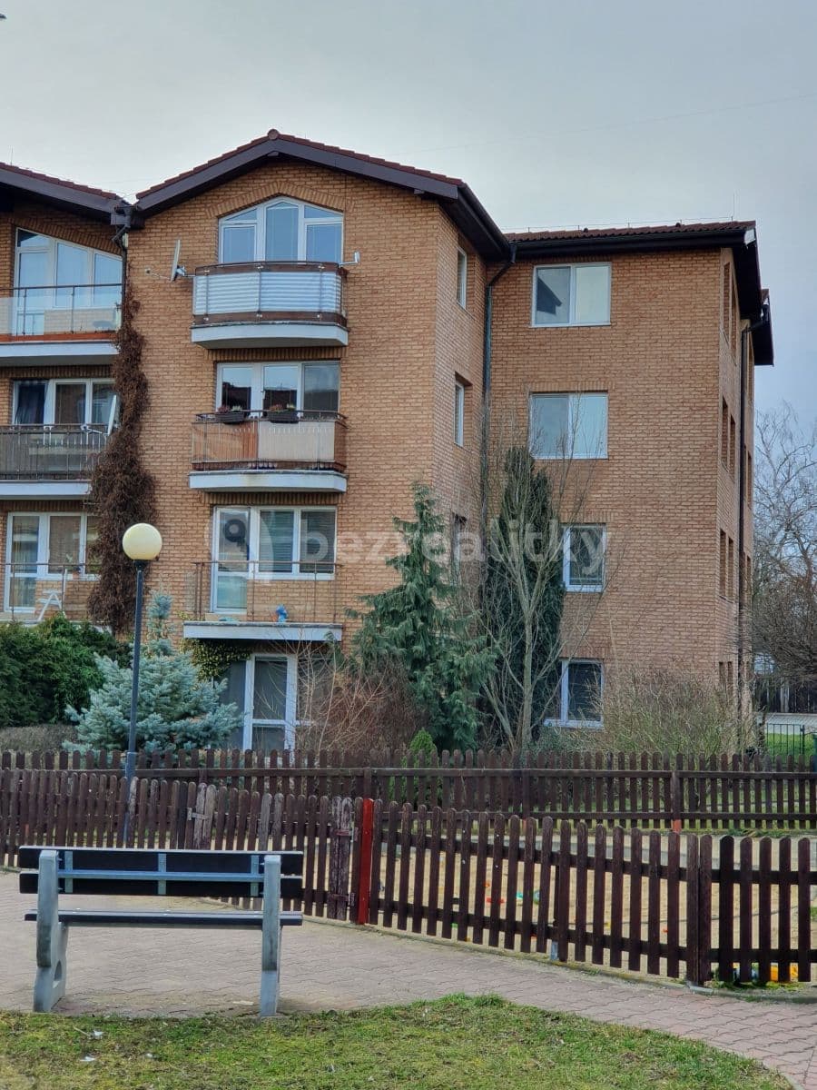 Pronájem bytu 3+kk 83 m², Za Sídlištěm, Dolní Břežany, Středočeský kraj Pronájem bytu 3+kk 83 m², Za Sídlištěm, Dolní Břežany, Středočeský kraj