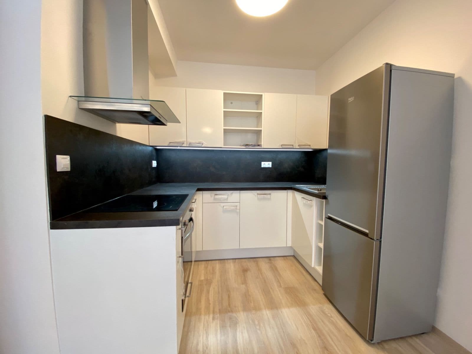Pronájem bytu 3+kk 75 m², Tupolevova, Praha, Praha Pronájem bytu 3+kk 75 m², Tupolevova, Praha, Praha