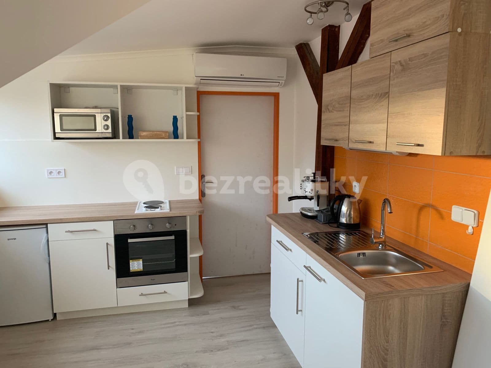 Pronájem bytu 3+kk 60 m², Jeremiášova, Praha, Praha Pronájem bytu 3+kk 60 m², Jeremiášova, Praha, Praha
