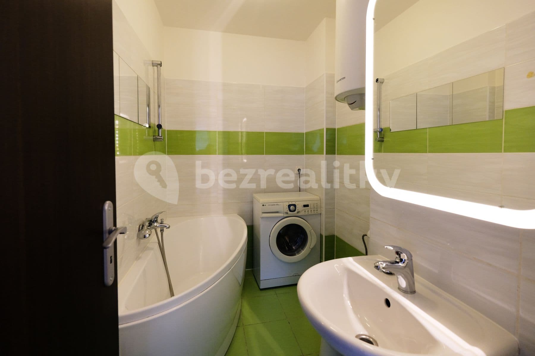 Pronájem bytu 1+1 48 m², Zbraslavská, Praha, Praha Pronájem bytu 1+1 48 m², Zbraslavská, Praha, Praha