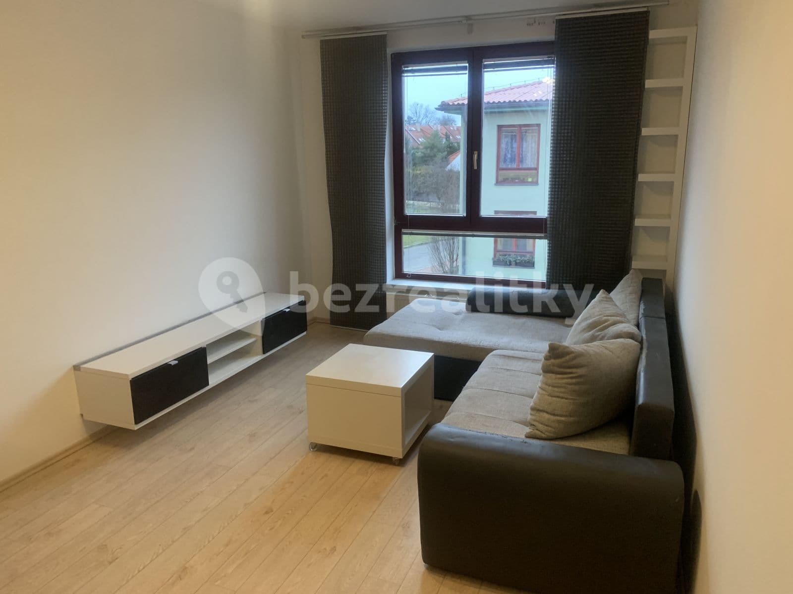 Pronájem bytu 2+kk 45 m², Zimní, Hostivice, Středočeský kraj Pronájem bytu 2+kk 45 m², Zimní, Hostivice, Středočeský kraj