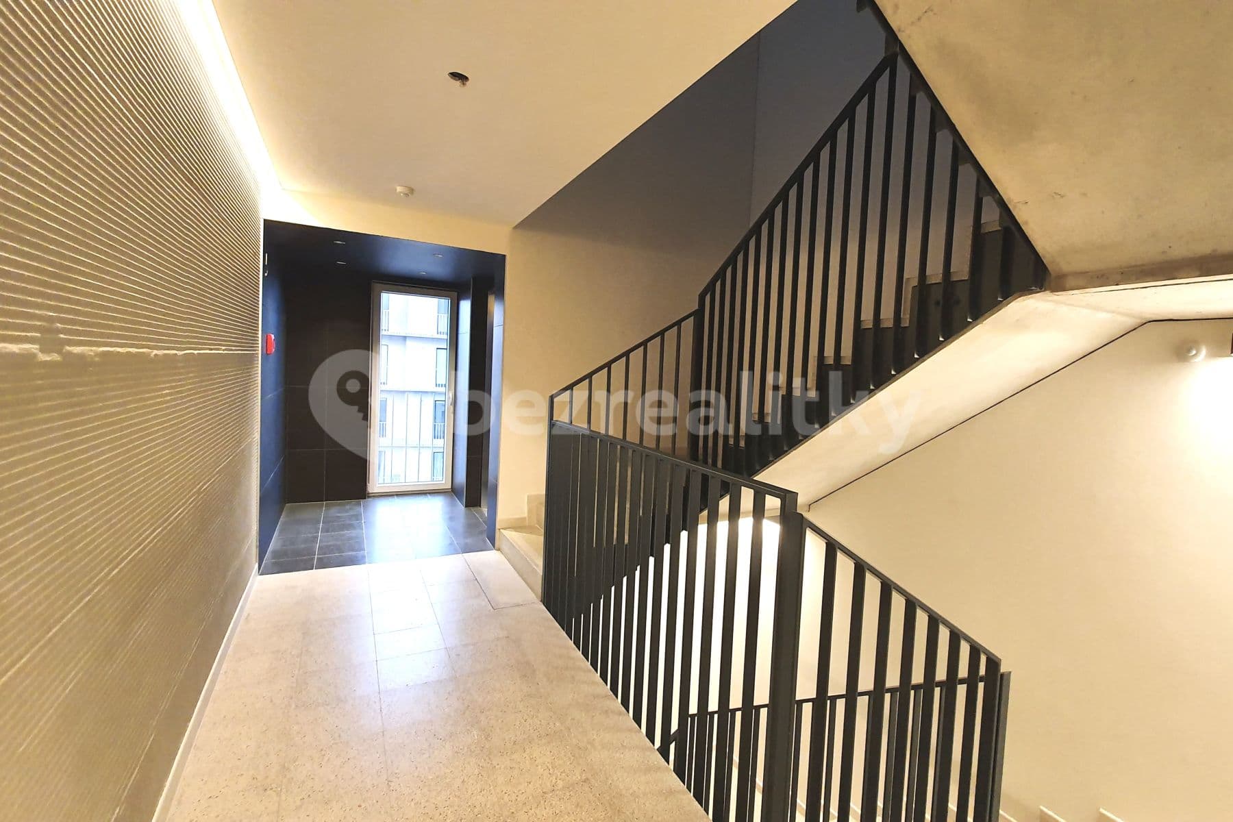 Pronájem bytu 2+kk 57 m², Novovysočanská, Praha, Praha Pronájem bytu 2+kk 57 m², Novovysočanská, Praha, Praha