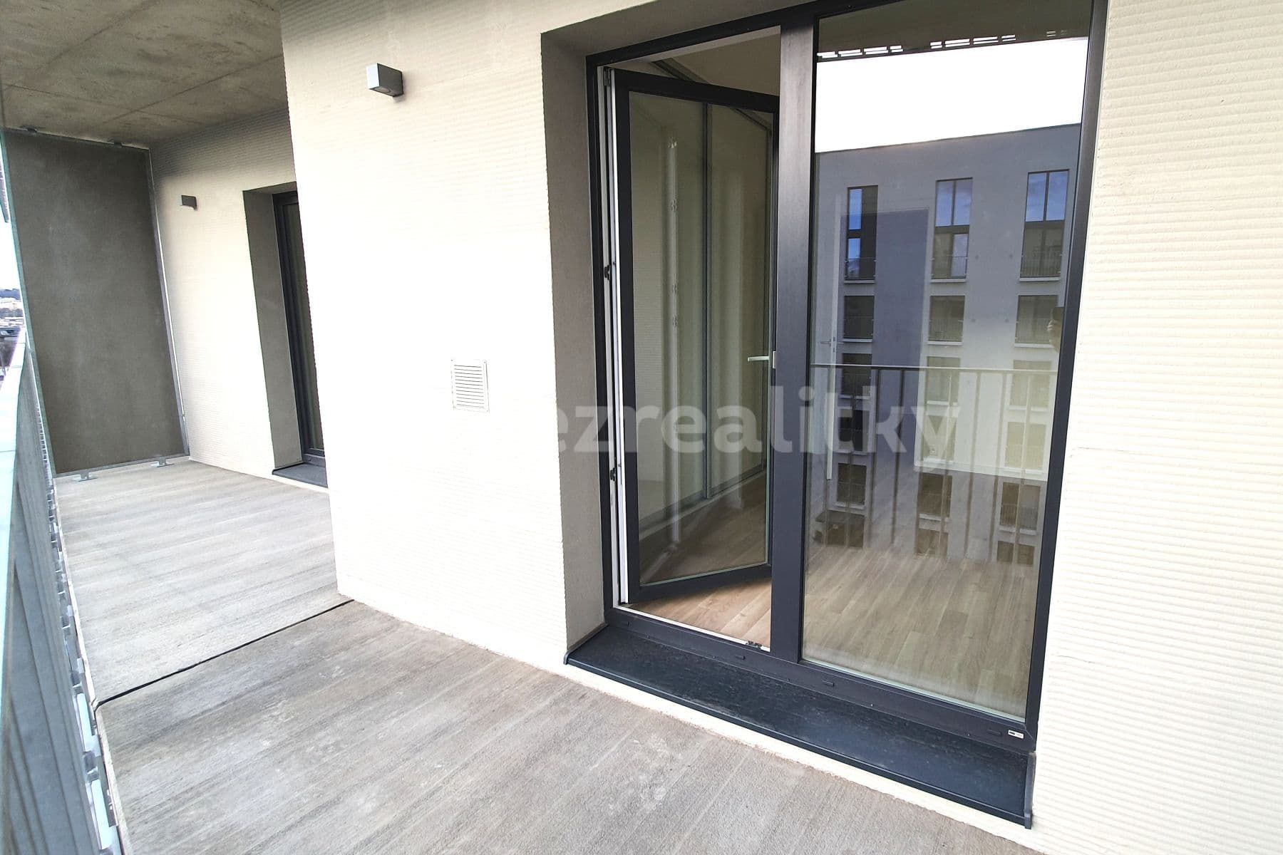 Pronájem bytu 2+kk 57 m², Novovysočanská, Praha, Praha Pronájem bytu 2+kk 57 m², Novovysočanská, Praha, Praha