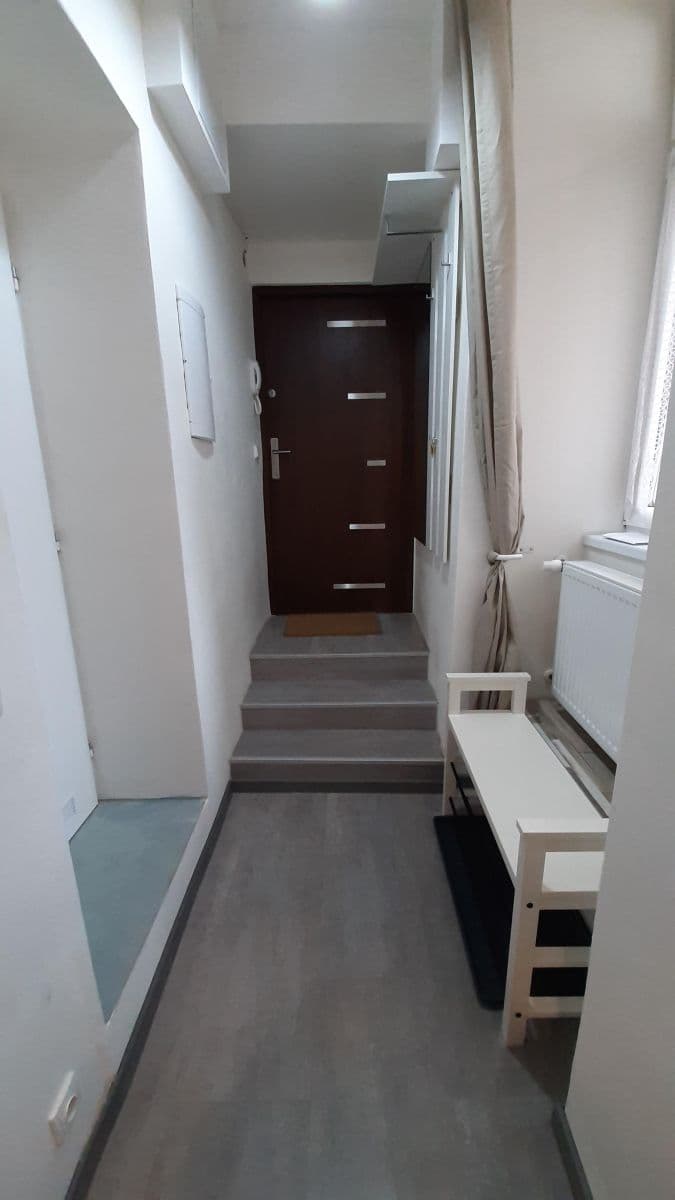 Pronájem bytu 1+kk 36 m², Jeronýmova, Praha, Praha Pronájem bytu 1+kk 36 m², Jeronýmova, Praha, Praha