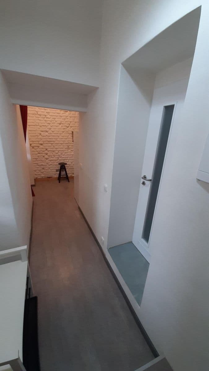 Pronájem bytu 1+kk 36 m², Jeronýmova, Praha, Praha Pronájem bytu 1+kk 36 m², Jeronýmova, Praha, Praha