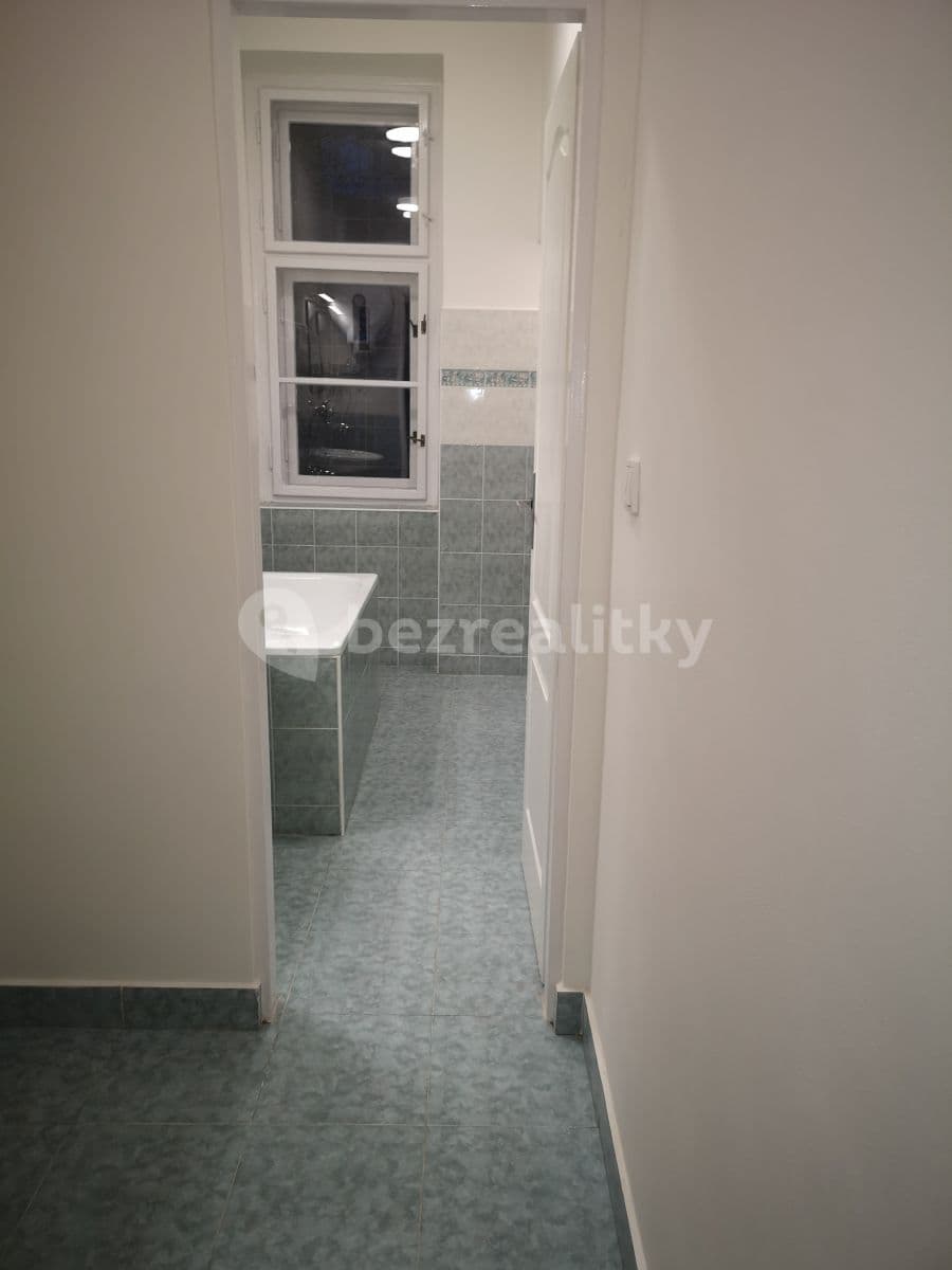 Pronájem bytu 1+kk 29 m², Novovysočanská, Praha, Praha