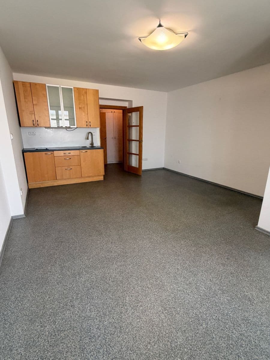 Pronájem bytu Garsoniéra 33 m², Uralská, Praha, Praha Pronájem bytu Garsoniéra 33 m², Uralská, Praha, Praha