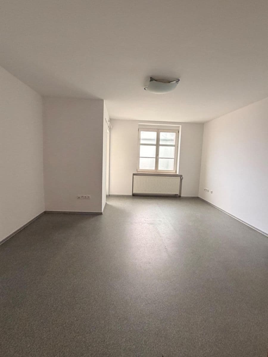 Pronájem bytu Garsoniéra 33 m², Uralská, Praha, Praha Pronájem bytu Garsoniéra 33 m², Uralská, Praha, Praha