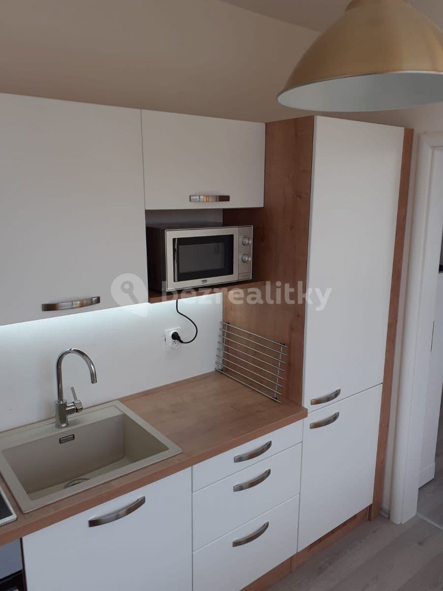 Pronájem bytu 1+1 35 m², Hanulova, Dúbravka, Bratislavský kraj Pronájem bytu 1+1 35 m², Hanulova, Dúbravka, Bratislavský kraj