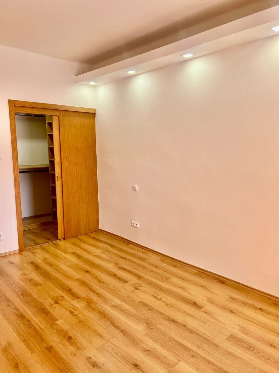Pronájem bytu 2+kk 52 m², Slezská, Praha, Praha Pronájem bytu 2+kk 52 m², Slezská, Praha, Praha