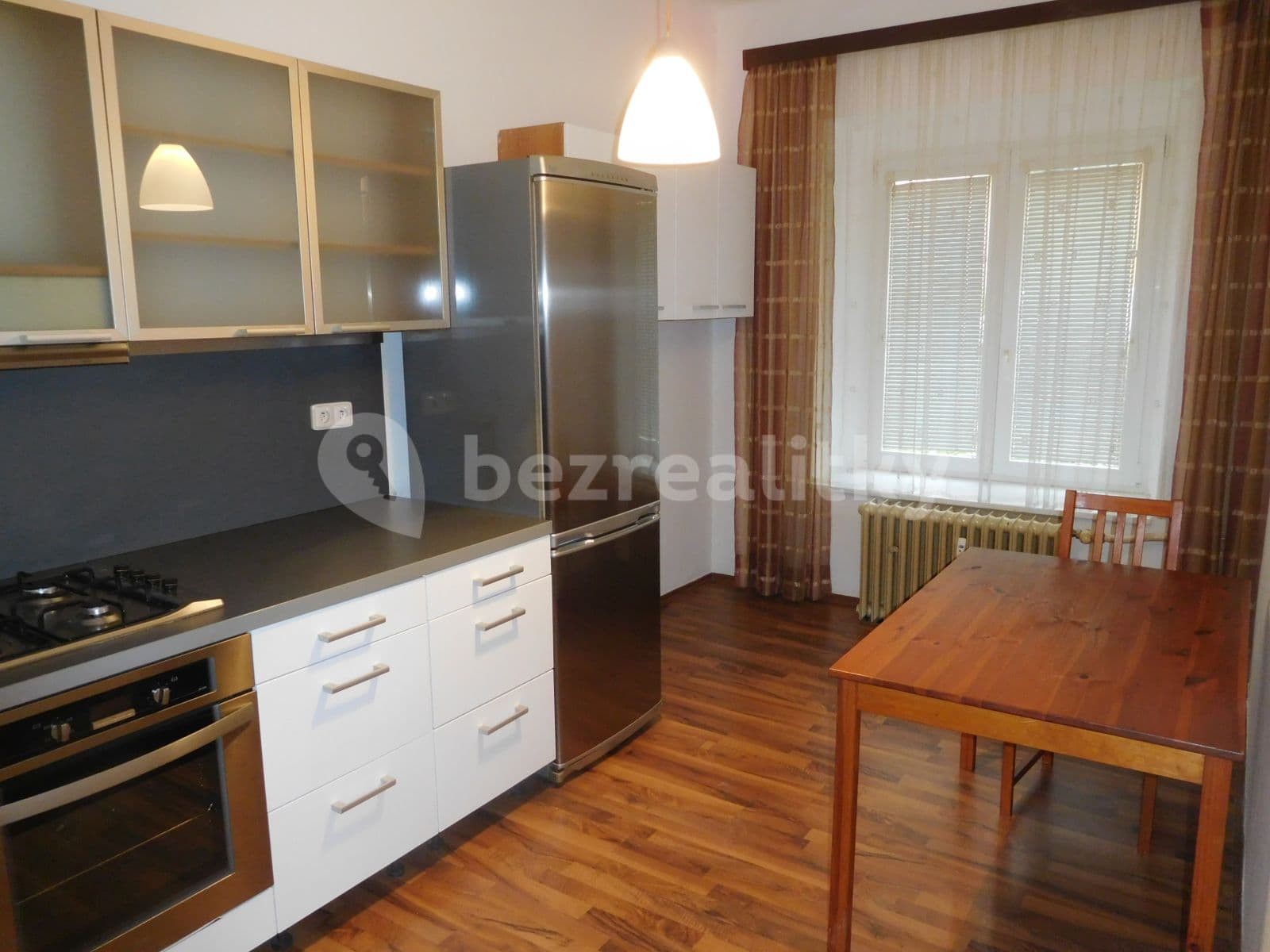 Pronájem bytu 2+kk 43 m², 28. Pluku, Praha, Praha Pronájem bytu 2+kk 43 m², 28. Pluku, Praha, Praha