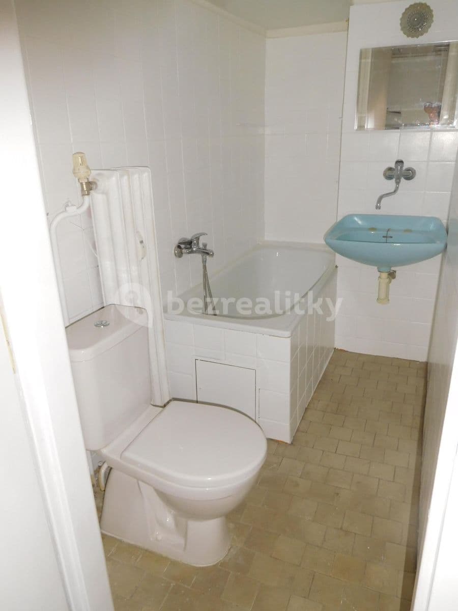 Pronájem bytu 2+kk 43 m², 28. Pluku, Praha, Praha Pronájem bytu 2+kk 43 m², 28. Pluku, Praha, Praha