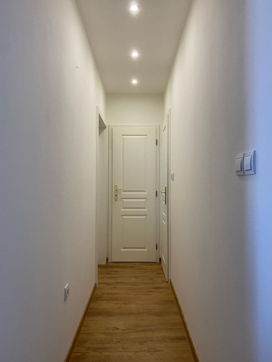 Pronájem bytu 2+kk 47 m², Husova, Mladá Boleslav, Středočeský kraj Pronájem bytu 2+kk 47 m², Husova, Mladá Boleslav, Středočeský kraj