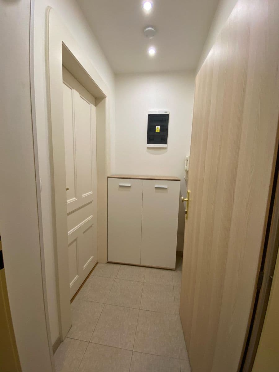 Pronájem bytu 2+kk 47 m², Husova, Mladá Boleslav, Středočeský kraj Pronájem bytu 2+kk 47 m², Husova, Mladá Boleslav, Středočeský kraj