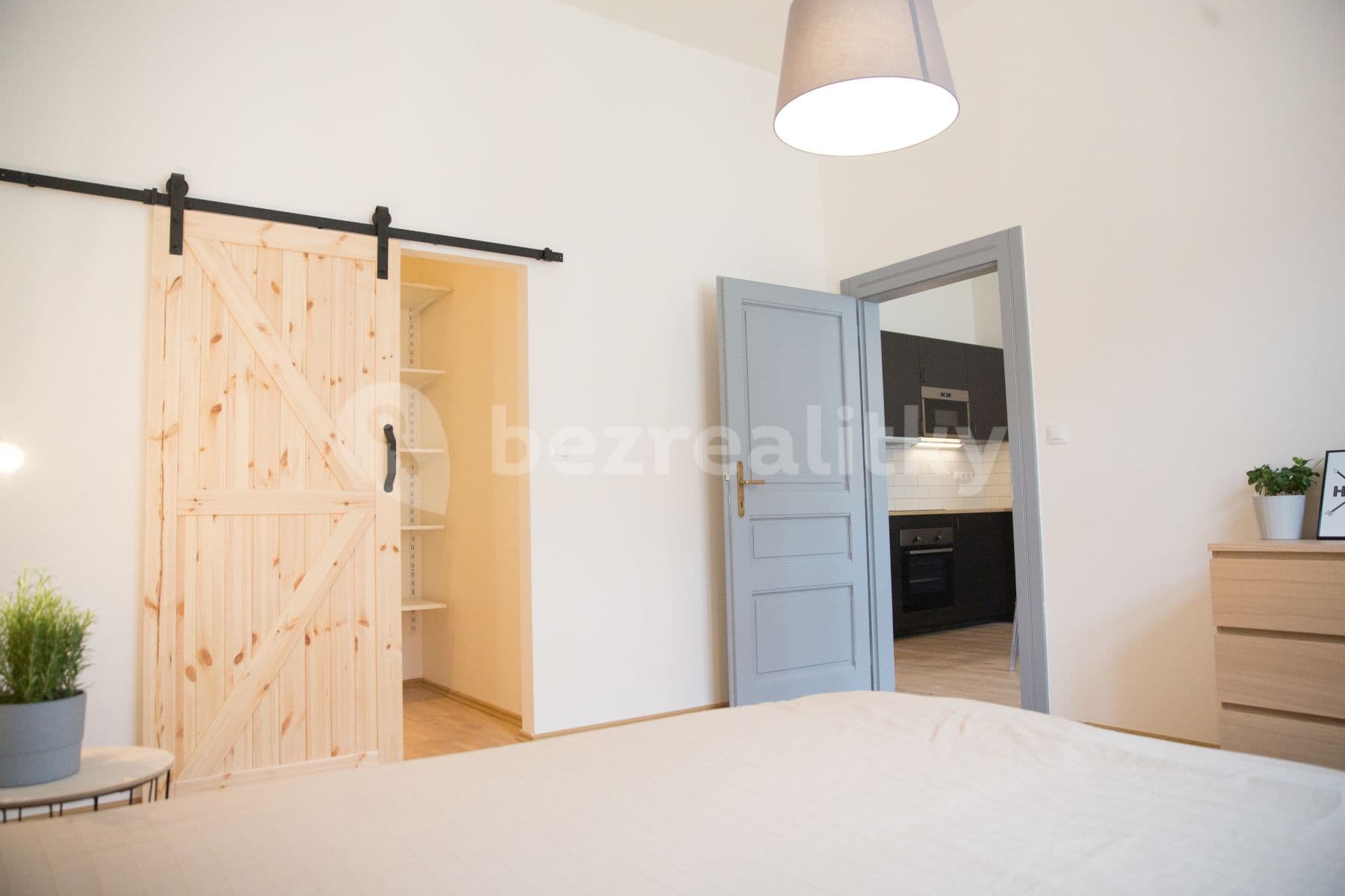 Pronájem bytu 2+kk 55 m², Schnirchova, Praha, Praha Pronájem bytu 2+kk 55 m², Schnirchova, Praha, Praha