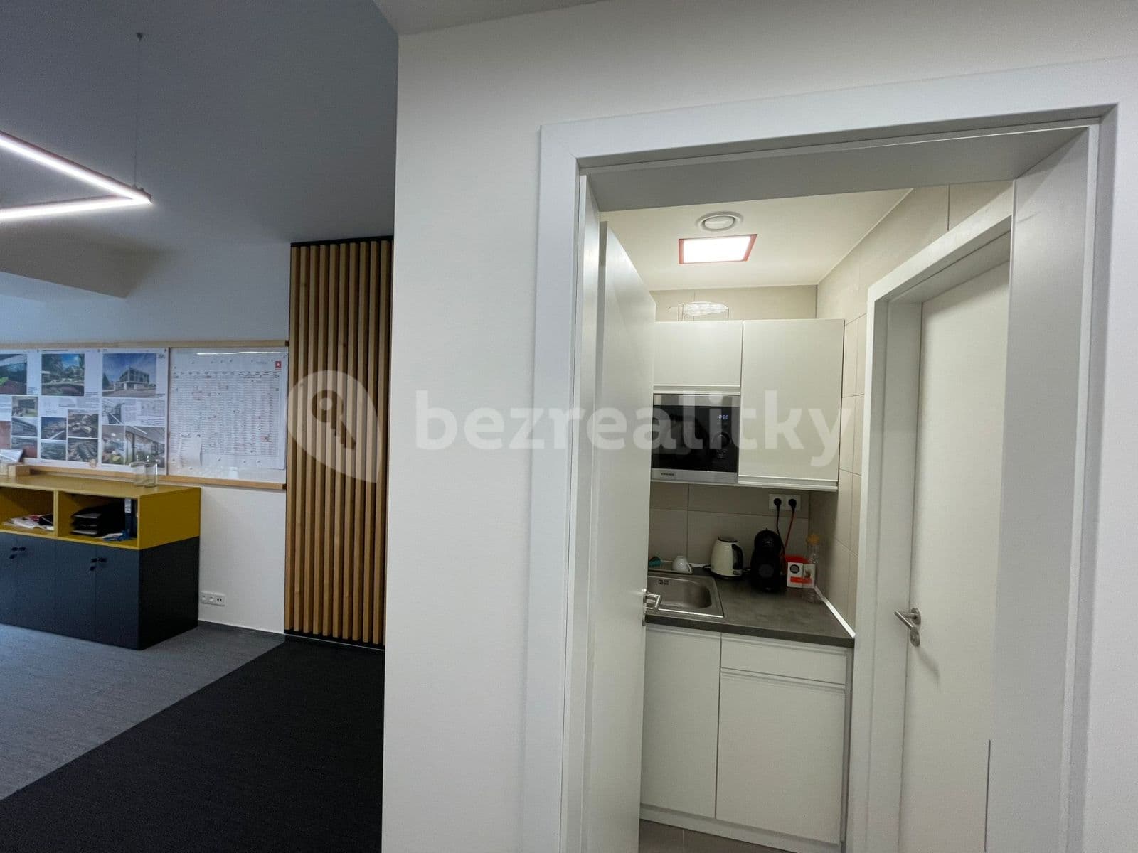 Pronájem kanceláře 77 m², Hlaváčkova, Praha, Praha Pronájem kanceláře 77 m², Hlaváčkova, Praha, Praha