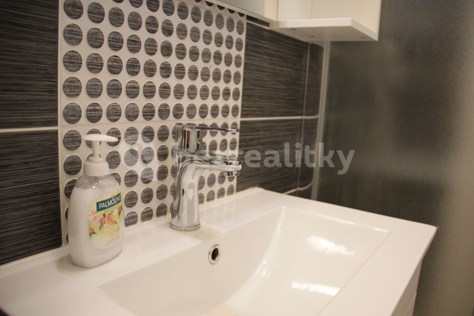 Pronájem bytu 2+1 70 m², Korunovační, Praha, Praha Pronájem bytu 2+1 70 m², Korunovační, Praha, Praha