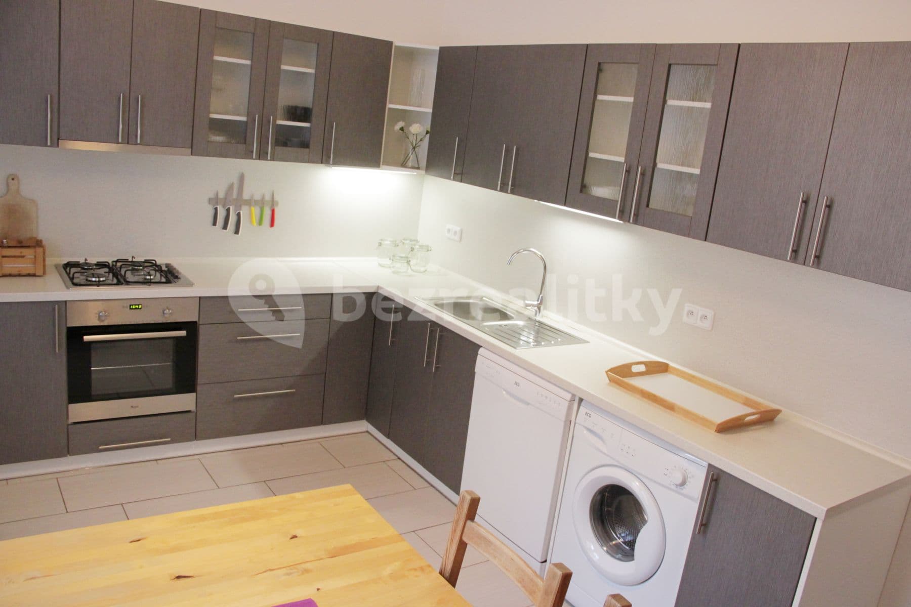 Pronájem bytu 2+1 70 m², Korunovační, Praha, Praha Pronájem bytu 2+1 70 m², Korunovační, Praha, Praha