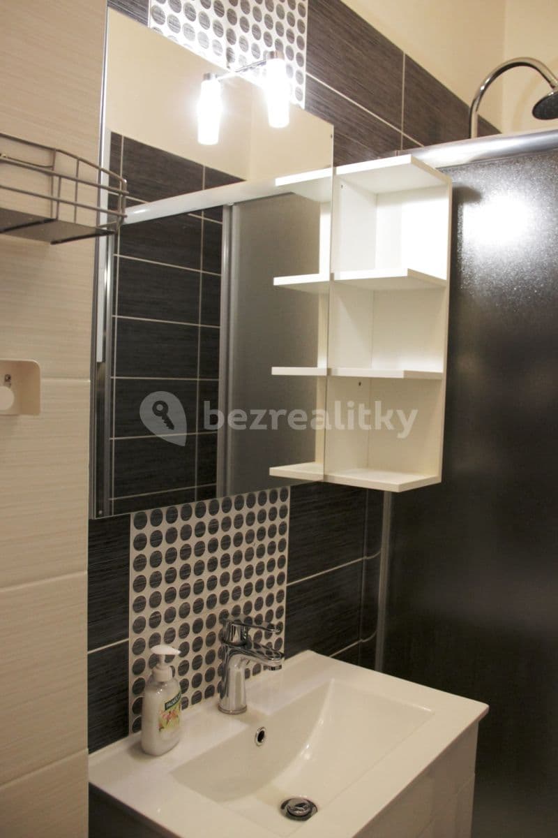 Pronájem bytu 2+1 70 m², Korunovační, Praha, Praha Pronájem bytu 2+1 70 m², Korunovační, Praha, Praha