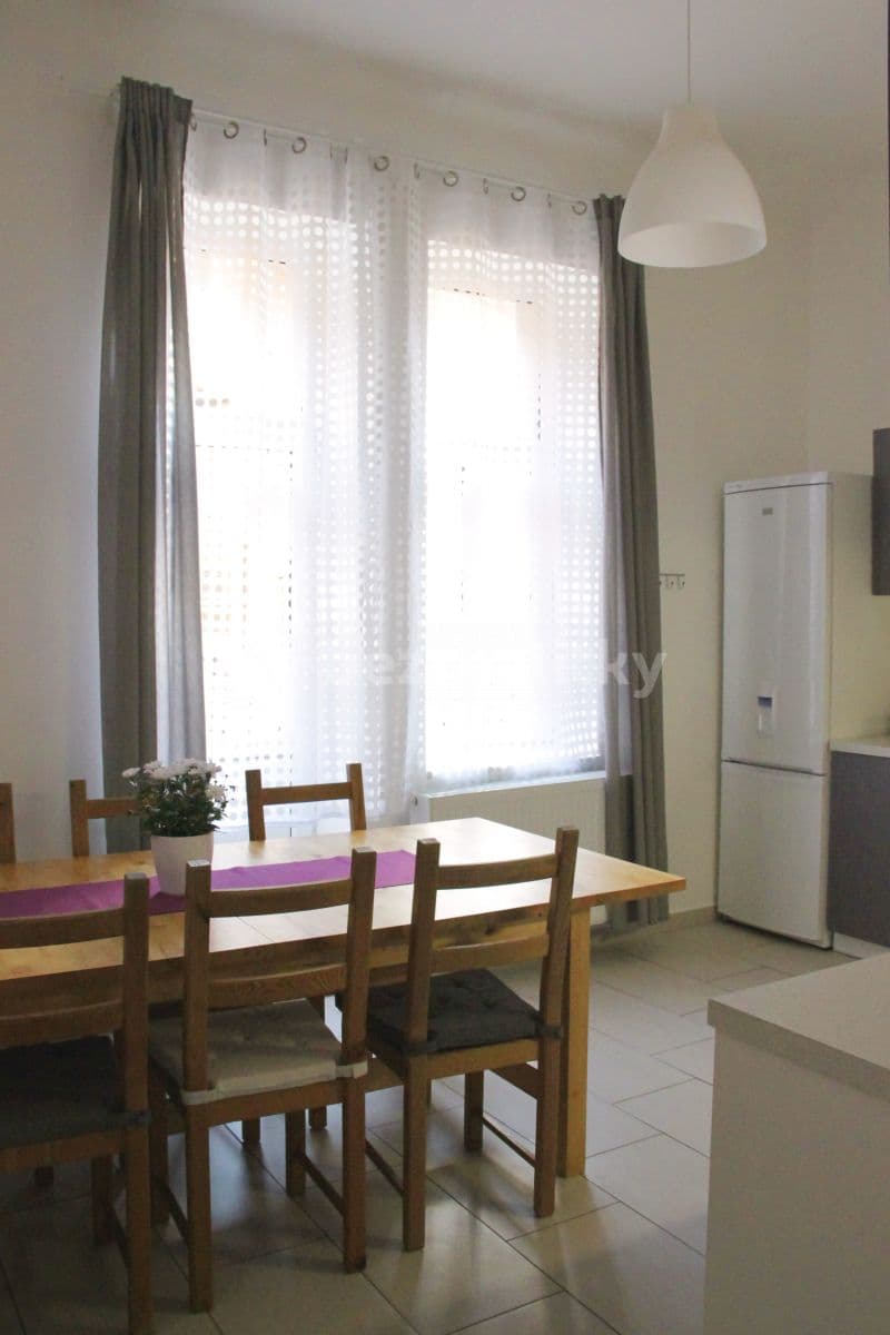 Pronájem bytu 2+1 70 m², Korunovační, Praha, Praha Pronájem bytu 2+1 70 m², Korunovační, Praha, Praha